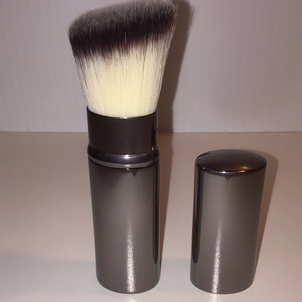 Maelle beauty Retractable Kabuki Brush NEW